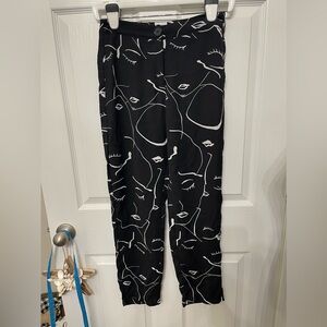 Princess Polly Womens Black White Zavia Faces Print Cropped Pants US size 2